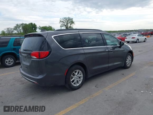 ✅ 2017 Chrysler Pacifica Touring L • VIN: 2C4RC1BG5HR771361 • Lot: 42251128. Wystawiony na IAAI z przebiegiem 139 689 mil. Bezpłatny archiwum sprzedaży aukcyjnych z USA i szczegółowy raport historii pojazdu na DreamBid. Zdjęcie 4.