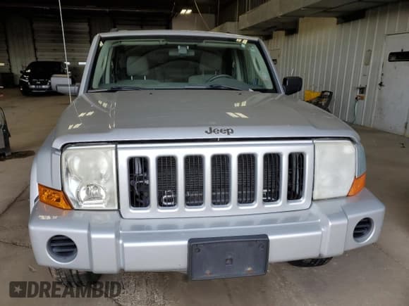 ✅ 2006 Jeep Commander • VIN: 1J8HG48K66C226006 • Lot: 70297795. Wystawiony na Copart z przebiegiem 212 837 mil. Bezpłatny archiwum sprzedaży aukcyjnych z USA i szczegółowy raport historii pojazdu na DreamBid. Zdjęcie 5.