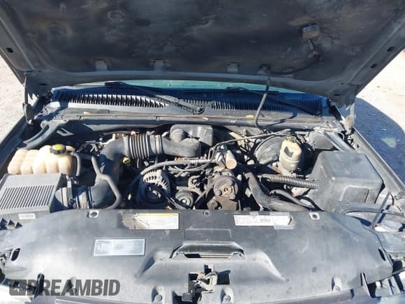 ✅ 2001 Chevrolet Silverado 1500 LS • VIN: 2GCEC19W611212627 • Lot: 43626761. Listed on IAAI with 329,401 mi. Free auction sales archive from the USA and detailed vehicle history report at DreamBid. Image 10.