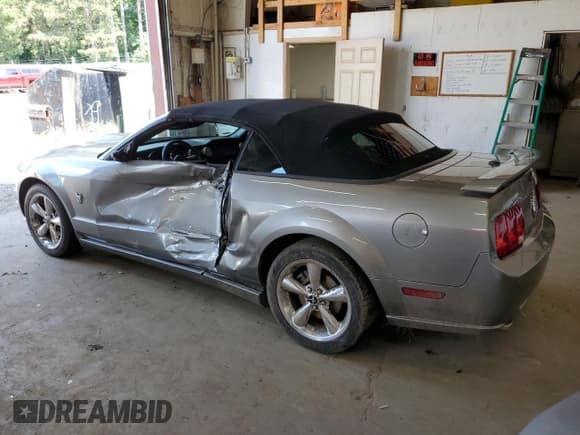 ✅ 2009 Ford Mustang GT • VIN: 1ZVHT85H095126959 • Lot: 63859165. Wystawiony na Copart z przebiegiem 80 520 mil. Bezpłatny archiwum sprzedaży aukcyjnych z USA i szczegółowy raport historii pojazdu na DreamBid. Zdjęcie 2.