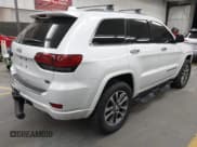 ✅ 2018 Jeep Grand Cherokee High Altitude • VIN: 1C4RJFCG9JC258601 • Lot: 42426615. Wystawiony na IAAI z przebiegiem 101 178 mil. Bezpłatny archiwum sprzedaży aukcyjnych z USA i szczegółowy raport historii pojazdu na DreamBid. Zdjęcie 4.