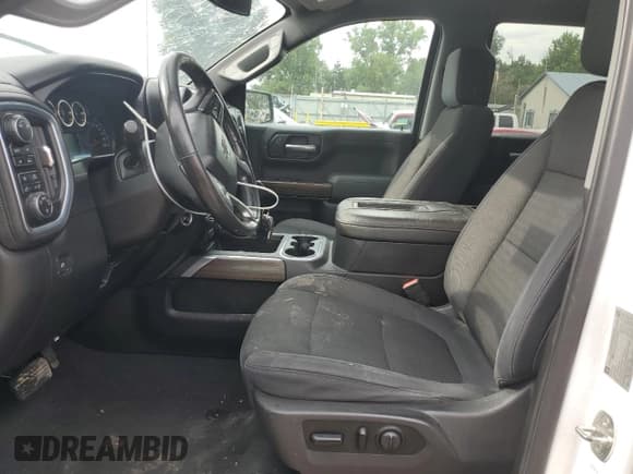 ✅ 2019 Chevrolet Silverado 1500 RST • VIN: 1GCUYEED5KZ239853 • Lot: 63123674. Wystawiony na Copart z przebiegiem 102 877 mil. Bezpłatny archiwum sprzedaży aukcyjnych z USA i szczegółowy raport historii pojazdu na DreamBid. Zdjęcie 7.