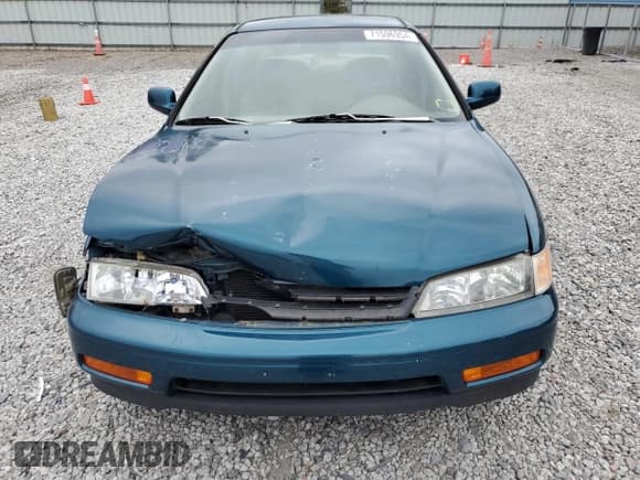 ✅ 1995 Honda Accord LX • VIN: 1HGCD5635SA071449 • Лот: 71596954. Опубликован ранее на Copart с пробегом 305 695 миль. Бесплатный доступ к архиву аукционных продаж из США и подробный отчёт об истории автомобиля на DreamBid. Изображение 5.