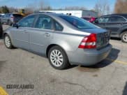 ✅ 2004 Volvo S40 • VIN: YV1MS382642028019 • Лот: 43767476. Опубликован ранее на IAAI с пробегом 261 700 миль. Бесплатный доступ к архиву аукционных продаж из США и подробный отчёт об истории автомобиля на DreamBid. Изображение 3.