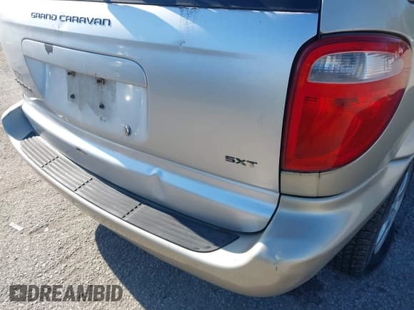 ✅ 2006 Dodge Caravan SXT • VIN: 1D4GP45R26B602097 • Lot: 43888656. Wystawiony na IAAI z przebiegiem 169 068 mil. Bezpłatny archiwum sprzedaży aukcyjnych z USA i szczegółowy raport historii pojazdu na DreamBid. Zdjęcie 6.