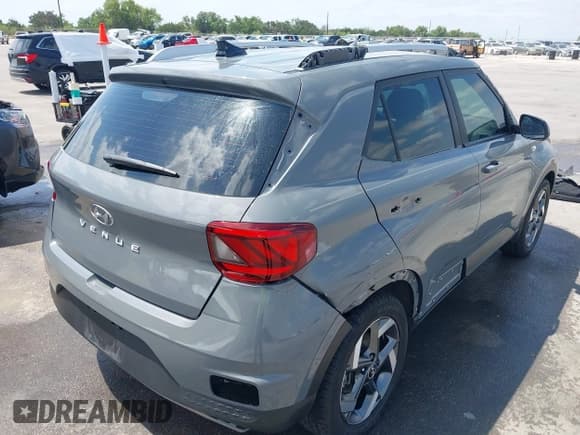 ✅ 2021 Hyundai Venue SEL • VIN: KMHRC8A33MU082855 • Lot: 42055518. Listed on IAAI with 58,949 mi. Free auction sales archive from the USA and detailed vehicle history report at DreamBid. Image 4.