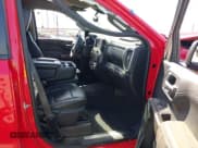 ✅ 2019 Chevrolet Silverado 1500 LT • VIN: 1GCPWCED3KZ157451 • Lot: 42988951. Wystawiony na IAAI z przebiegiem 178 105 mil. Bezpłatny archiwum sprzedaży aukcyjnych z USA i szczegółowy raport historii pojazdu na DreamBid. Zdjęcie 5.