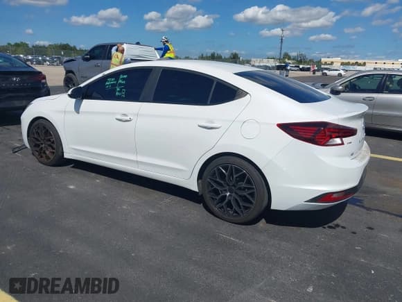 ✅ 2019 Hyundai Elantra SE • VIN: 5NPD74LF9KH486818 • Lot: 43426085. Listed on IAAI with 66,577 mi. Free auction sales archive from the USA and detailed vehicle history report at DreamBid. Image 3.