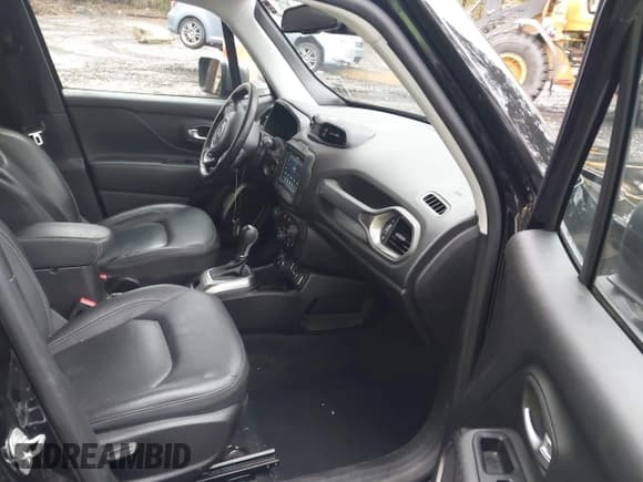 ✅ 2020 Jeep Renegade Limited • VIN: ZACNJBD1XLPL69607 • Lot: 43578870. Wystawiony na IAAI z przebiegiem 68 037 mil. Bezpłatny archiwum sprzedaży aukcyjnych z USA i szczegółowy raport historii pojazdu na DreamBid. Zdjęcie 5.