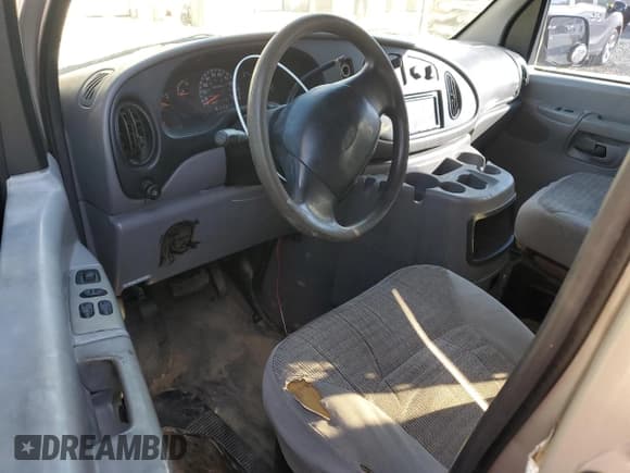 ✅ 2002 Ford Econoline Cargo • VIN: 1FTNE24L72HB37786 • Lot: 85941234. Wystawiony na Copart z przebiegiem 263 864 mil. Bezpłatny archiwum sprzedaży aukcyjnych z USA i szczegółowy raport historii pojazdu na DreamBid. Zdjęcie 8.