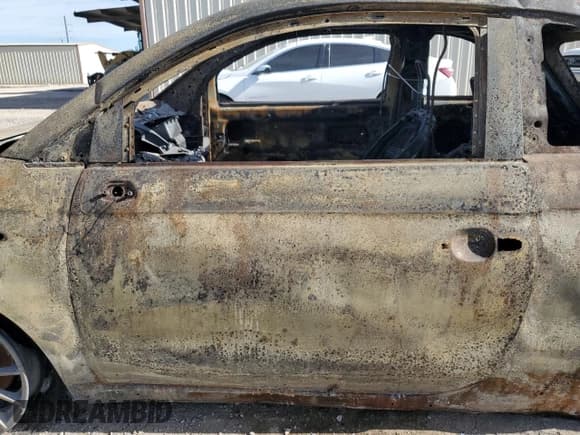 ✅ 2017 FIAT 500 Abarth • VIN: 3C3CFFFH3HT675369 • Lot: 48665375. Listed on Copart with Not provided. Free auction sales archive from the USA and detailed vehicle history report at DreamBid. Image 7.