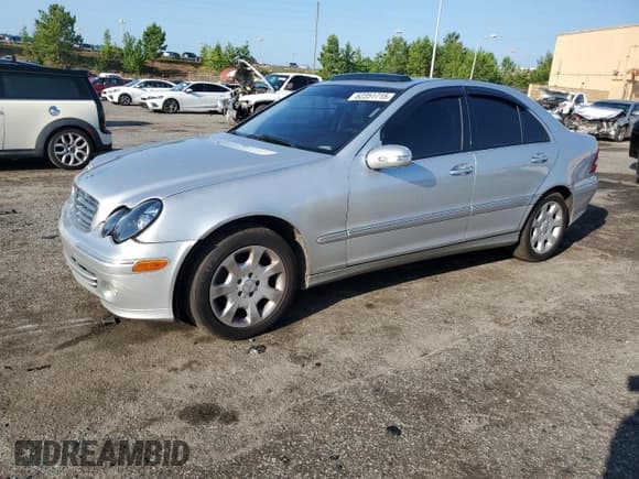 ✅ 2005 Mercedes-Benz C 240 • VIN: WDBRF81J45F690480 • Лот: 62351715. Опубликован ранее на Copart с пробегом 154 753 миль. Бесплатный доступ к архиву аукционных продаж из США и подробный отчёт об истории автомобиля на DreamBid. Изображение 1.