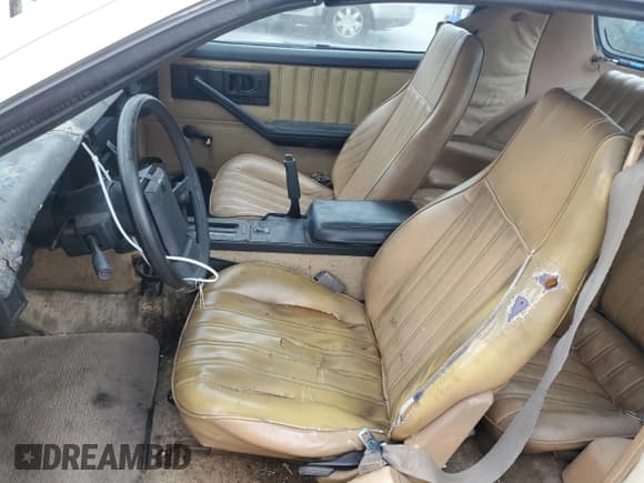 ✅ 1984 Chevrolet Camaro • VIN: 1G1AP87HXEL202305 • Lot: 51185375. Wystawiony na Copart z przebiegiem 55 312 mil. Bezpłatny archiwum sprzedaży aukcyjnych z USA i szczegółowy raport historii pojazdu na DreamBid. Zdjęcie 7.