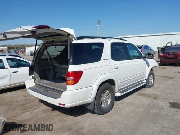 ✅ 2002 Toyota Sequoia Limited • VIN: 5TDZT38A32S089687 • Lot: 42000994. Wystawiony na IAAI z przebiegiem 253 400 mil. Bezpłatny archiwum sprzedaży aukcyjnych z USA i szczegółowy raport historii pojazdu na DreamBid. Zdjęcie 4.