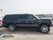✅ 2013 Cadillac Escalade ESV Platinum Edition • VIN: 1GYS3KEF4DR222867 • Лот: 41784252. Опубликован ранее на IAAI с пробегом 61 673 миль. Бесплатный доступ к архиву аукционных продаж из США и подробный отчёт об истории автомобиля на DreamBid. Изображение 14.