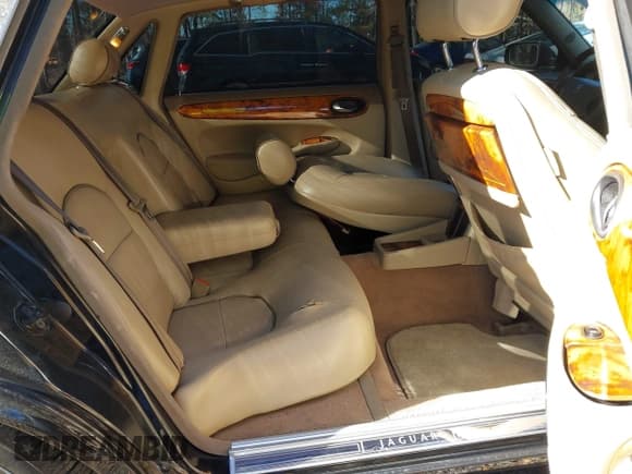 ✅ 1998 Jaguar XJ Vanden Plas • VIN: SAJKX6248WC842326 • Lot: 43658651. Listed on IAAI with 106,678 mi. Free auction sales archive from the USA and detailed vehicle history report at DreamBid. Image 8.