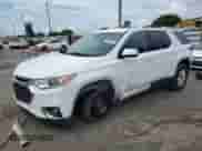 2018 Chevrolet Traverse LT Cloth z VIN 1GNERGKW6JJ116943, wystawiony jako Copart lot #66606595 z przebiegiem 147 715 mil mil oraz Szkoda całkowita • Salvage title. Historia ofert i sprzedaży dostępna na DreamBid. Obrazek 1.