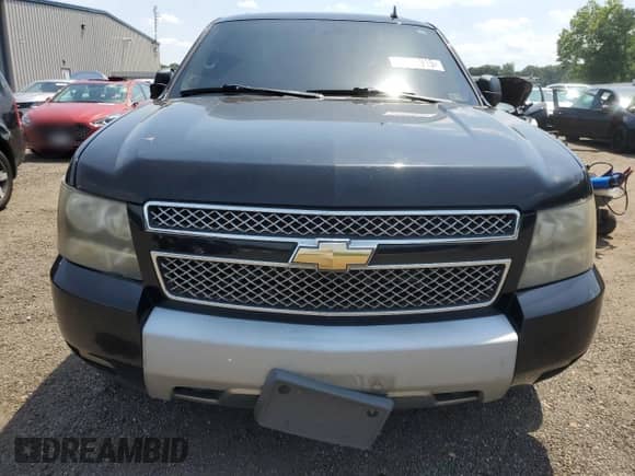 2010 Chevrolet Suburban LT z VIN 1GNUKJE30AR143183, wystawiony jako Copart lot #62062915 z przebiegiem 206 514 mil mil oraz Szkoda całkowita • Salvage title. Historia ofert i sprzedaży dostępna na DreamBid. Obrazek 5.