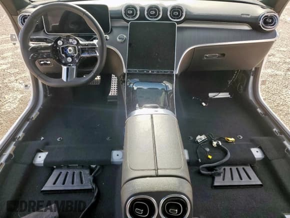 ✅ 2024 Mercedes-Benz CLE 300 • VIN: W1KMJ4HB4RF044708 • Lot: 68774445. Wystawiony na Copart z przebiegiem 4 318 mil. Bezpłatny archiwum sprzedaży aukcyjnych z USA i szczegółowy raport historii pojazdu na DreamBid. Zdjęcie 8.