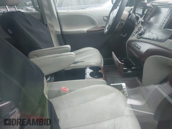 ✅ 2012 Toyota Sienna XLE AAS • VIN: 5TDYK3DC5CS263881 • Lot: 42930113. Listed on IAAI with Not provided. Free auction sales archive from the USA and detailed vehicle history report at DreamBid. Image 5.