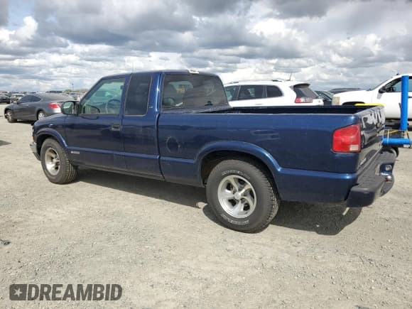 ✅ 2001 Chevrolet S-10 LS • VIN: 1GCCS19W418189419 • Лот: 49445175. Опубликован ранее на Copart с пробегом 108 271 миль. Бесплатный доступ к архиву аукционных продаж из США и подробный отчёт об истории автомобиля на DreamBid. Изображение 2.