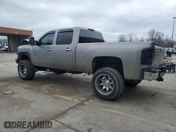 ✅ 2007 Chevrolet Silverado 2500HD LTZ • VIN: 1GCHK23697F513151 • Лот: 52594605. Опубликован ранее на Copart с пробегом 202 257 миль. Бесплатный доступ к архиву аукционных продаж из США и подробный отчёт об истории автомобиля на DreamBid. Изображение 2.