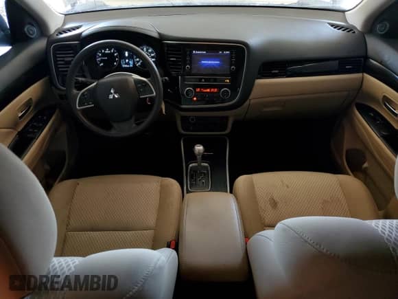 2019 Mitsubishi Outlander ES z VIN JA4AD2A32KZ022703, wystawiony jako Copart lot #71704365 z przebiegiem 137 131 mil mil oraz Szkoda całkowita • Salvage title. Historia ofert i sprzedaży dostępna na DreamBid. Obrazek 8.