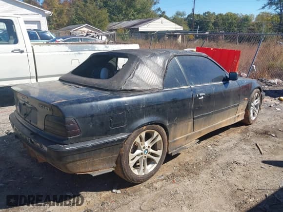 ✅ 1999 BMW 3 Series 328i • VIN: WBABK8334XEY92240 • Лот: 43597188. Опубликован ранее на IAAI с пробегом Не указан. Бесплатный доступ к архиву аукционных продаж из США и подробный отчёт об истории автомобиля на DreamBid. Изображение 4.