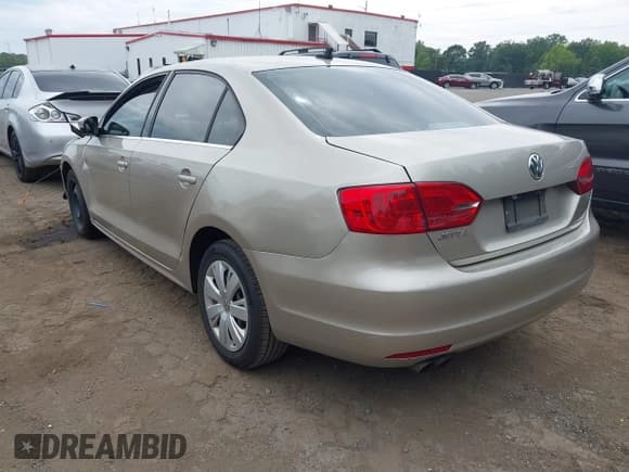 ✅ 2014 Volkswagen Jetta TDI w/Premium/Nav • VIN: 3VWLL7AJXEM233356 • Lot: 42934605. Wystawiony na IAAI z przebiegiem 124 110 mil. Bezpłatny archiwum sprzedaży aukcyjnych z USA i szczegółowy raport historii pojazdu na DreamBid. Zdjęcie 3.