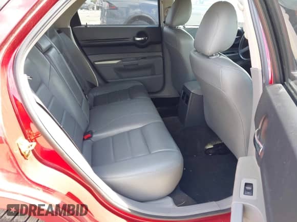 2005 Dodge Magnum SE с VIN 2D4FV48V95H129282, выставлен на аукционе IAAI как лот 43113389 с пробегом 106 576 миль миль и . История ставок и продаж доступна на DreamBid. Изображение 8.