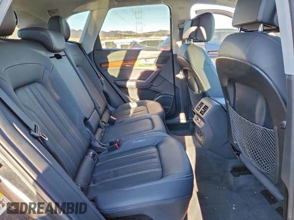 ✅ 2023 Audi Q5 S line Premium Plus • VIN: WA1EAAFY6P2040453 • Lot: 94108555. Wystawiony na Copart z przebiegiem 21 115 mil. Bezpłatny archiwum sprzedaży aukcyjnych z USA i szczegółowy raport historii pojazdu na DreamBid. Zdjęcie 11.