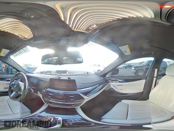 ✅ 2018 BMW 5 Series M550i xDrive • VIN: WBAJB9C52JB285992 • Лот: 81937825. Опубликован ранее на Copart с пробегом Не указан. Бесплатный доступ к архиву аукционных продаж из США и подробный отчёт об истории автомобиля на DreamBid. Изображение 15.