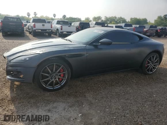 ✅ 2018 Aston Martin DB11 • VIN: SCFRMFAV1JGL05008 • Lot: 51495205. Wystawiony na Copart z przebiegiem 18 133 mil. Bezpłatny archiwum sprzedaży aukcyjnych z USA i szczegółowy raport historii pojazdu na DreamBid. Zdjęcie 1.