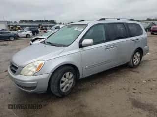 2007 Hyundai Entourage GLS z VIN KNDMC233776026872, wystawiony jako Copart lot #50650865 z przebiegiem 235 202 mil mil oraz Szkoda całkowita • Salvage title. Historia ofert i sprzedaży dostępna na DreamBid. Obrazek 1.