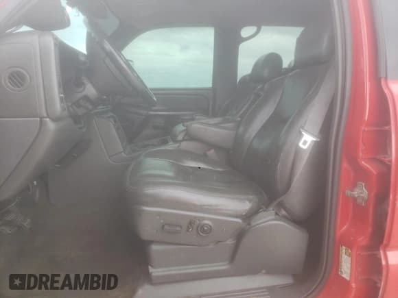 ✅ 2005 Chevrolet Silverado 2500HD LS • VIN: 1GCHK23285F894999 • Lot: 91209125. Wystawiony na Copart z przebiegiem Nie podano. Bezpłatny archiwum sprzedaży aukcyjnych z USA i szczegółowy raport historii pojazdu na DreamBid. Zdjęcie 7.