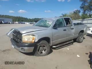 2006 Dodge 1500 ST z VIN 1D7HA18K26J185821, wystawiony jako Copart lot #70037434 z przebiegiem Nie podano mil oraz Szkoda całkowita • Salvage title. Historia ofert i sprzedaży dostępna na DreamBid. Obrazek 1.