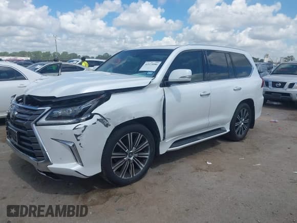 ✅ 2018 Lexus LX 570 • VIN: JTJHY7AX1J4277568 • Lot: 42573086. Wystawiony na IAAI z przebiegiem 84 608 mil. Bezpłatny archiwum sprzedaży aukcyjnych z USA i szczegółowy raport historii pojazdu na DreamBid. Zdjęcie 2.