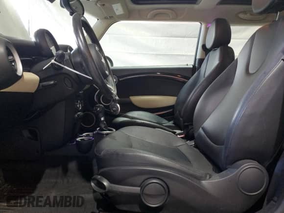 2013 MINI Hardtop с VIN WMWSU3C5XDT691402, выставлен на аукционе Copart как лот 70516295 с пробегом 99 259 миль миль и Списание • Salvage title. История ставок и продаж доступна на DreamBid. Изображение 7.