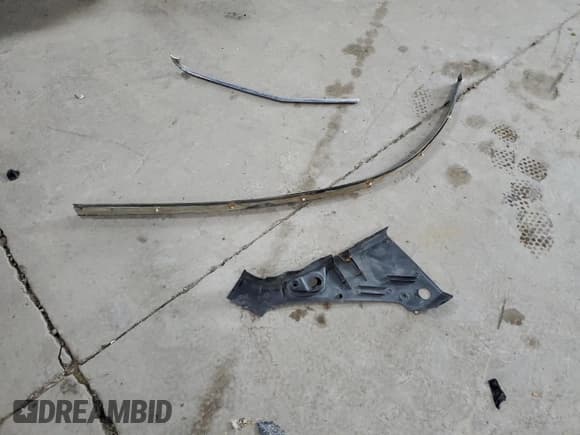 ✅ 2011 Chevrolet Equinox LS • VIN: 2CNFLCEC5B6335234 • Лот: 91297745. Опубликован ранее на Copart с пробегом 128 838 миль. Бесплатный доступ к архиву аукционных продаж из США и подробный отчёт об истории автомобиля на DreamBid. Изображение 13.