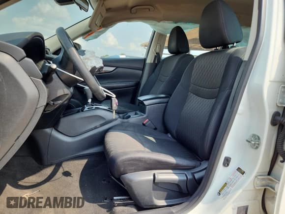 ✅ 2019 Nissan Rogue S • VIN: 5N1AT2MT4KC801989 • Lot: 71896855. Listed on Copart with 121,059 mi. Free auction sales archive from the USA and detailed vehicle history report at DreamBid. Image 7.