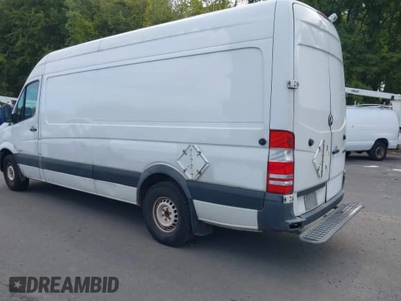 ✅ 2014 Mercedes-Benz Sprinter • VIN: WD3PE8DE7E5901696 • Lot: 43079855. Wystawiony na IAAI z przebiegiem 424 967 mil. Bezpłatny archiwum sprzedaży aukcyjnych z USA i szczegółowy raport historii pojazdu na DreamBid. Zdjęcie 3.