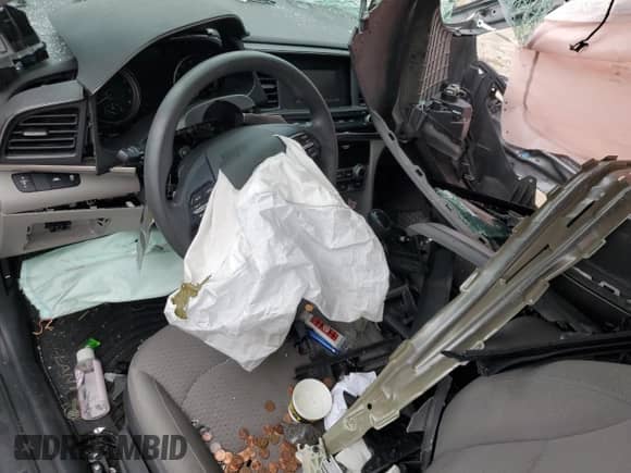 2020 Hyundai Elantra SE with VIN KMHD74LF5LU961495, listed as a Copart auction lot 68755225 with 89,258 mi miles and Non repairable. Bid and sale history available at DreamBid. Image 8.