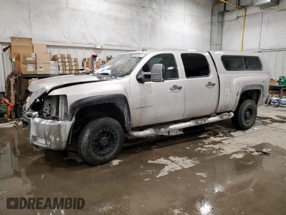 ✅ 2007 Chevrolet Silverado 2500HD 2LT • VIN: 1GCHK23KX7F541179 • Лот: 45429675. Опубликован ранее на Copart с пробегом 215 025 миль. Бесплатный доступ к архиву аукционных продаж из США и подробный отчёт об истории автомобиля на DreamBid. Изображение 1.