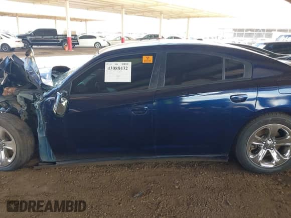 ✅ 2014 Dodge Charger RT • VIN: 2C3CDXCTXEH114725 • Lot: 43088432. Wystawiony na IAAI z przebiegiem Nie podano. Bezpłatny archiwum sprzedaży aukcyjnych z USA i szczegółowy raport historii pojazdu na DreamBid. Zdjęcie 13.