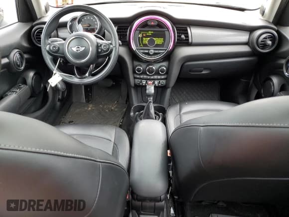 ✅ 2017 MINI Hardtop 4 Door Cooper • VIN: WMWXU1C32H2F77420 • Lot: 62735854. Listed on Copart with 74,500 mi. Free auction sales archive from the USA and detailed vehicle history report at DreamBid. Image 8.