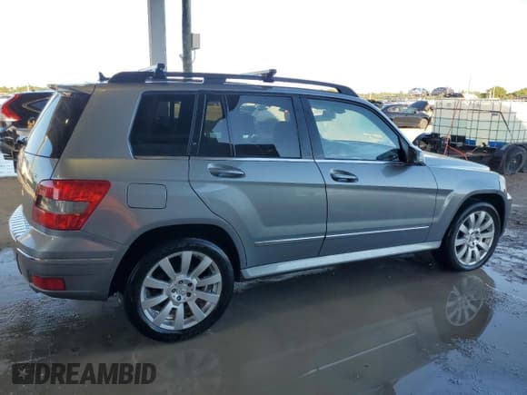 ✅ 2012 Mercedes-Benz GLK 350 • VIN: WDCGG8HB8CF873375 • Лот: 90249565. Опубликован ранее на Copart с пробегом 117 709 миль. Бесплатный доступ к архиву аукционных продаж из США и подробный отчёт об истории автомобиля на DreamBid. Изображение 3.