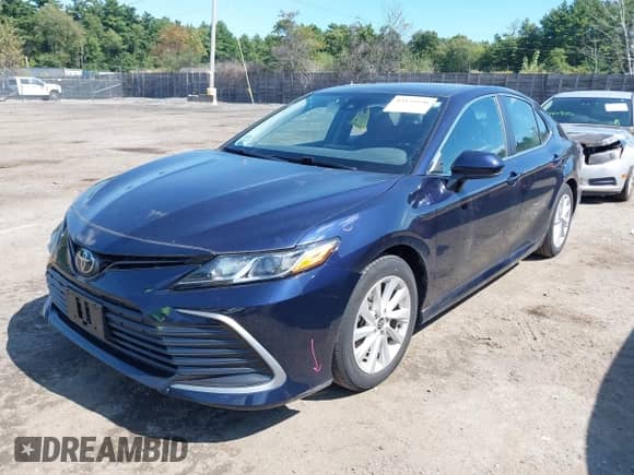 2021 Toyota Camry LE с VIN 4T1C11BK1MU024512, выставлен на аукционе IAAI как лот 43153598 с пробегом 13 811 миль миль и . История ставок и продаж доступна на DreamBid. Изображение 19.