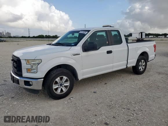 ✅ 2015 Ford F-150 XL • VIN: 1FTEX1CF2FKE51967 • Lot: 51418235. Listed on Copart with 142,404 mi. Free auction sales archive from the USA and detailed vehicle history report at DreamBid. Image 1.