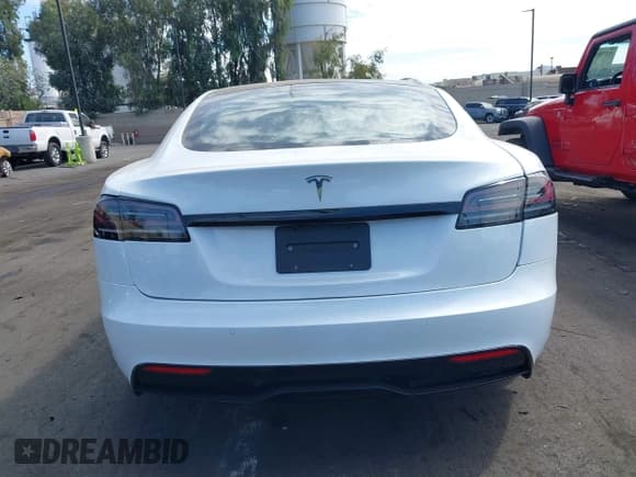 ✅ 2022 Tesla Model S • VIN: 5YJSA1E59NF488406 • Lot: 43268759. Listed on IAAI with Not provided. Free auction sales archive from the USA and detailed vehicle history report at DreamBid. Image 12.
