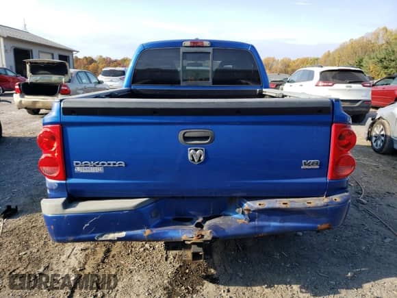 2008 Dodge Dakota z VIN 1D7HW78N38S550177, wystawiony jako Copart lot #77898264 z przebiegiem 117 222 mil mil oraz Szkoda całkowita • Salvage title. Historia ofert i sprzedaży dostępna na DreamBid. Obrazek 6.